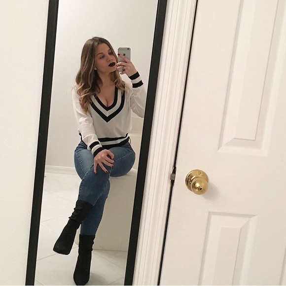 Forever 21 Sweaters - F21 Crop Sweater